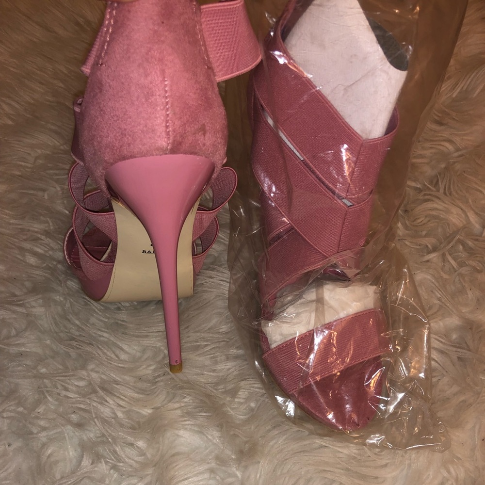 Heels - Picture 4 of 5